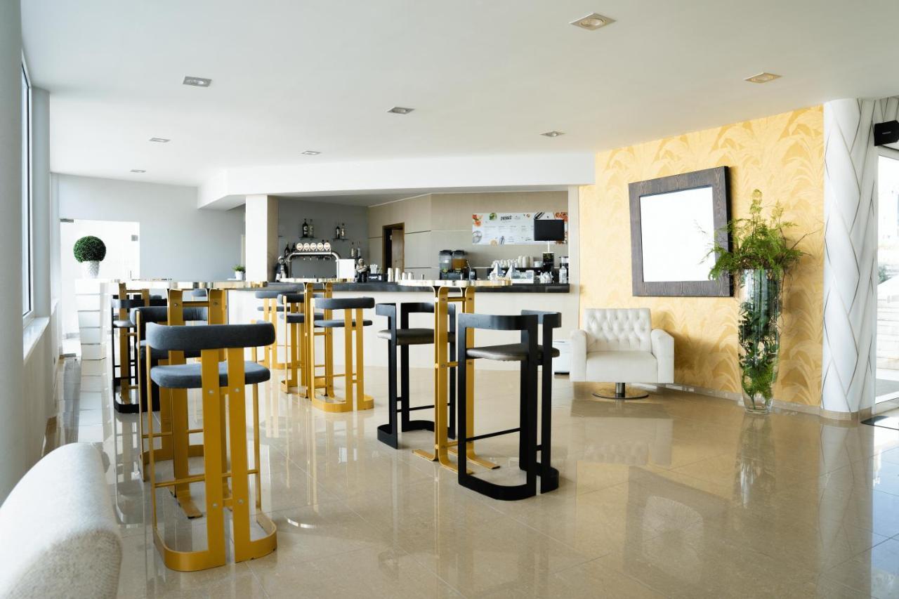 Hotel Cristal Praia Resort & Spa Vieira de Leiria Buitenkant foto